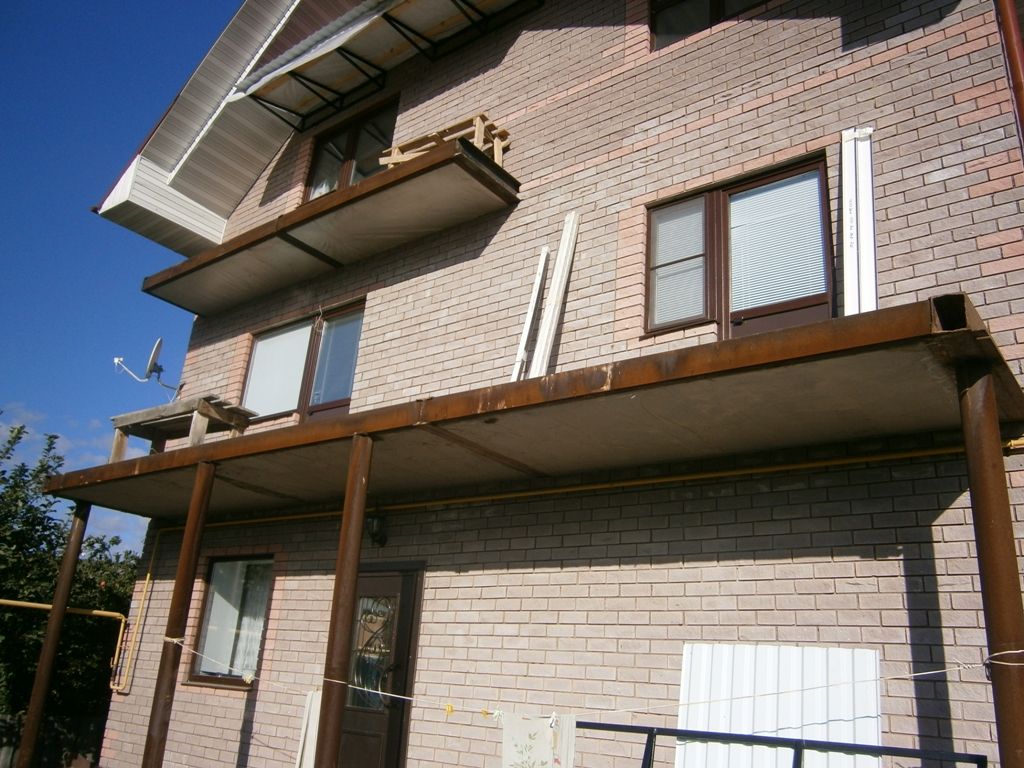строительство балконов в частном доме